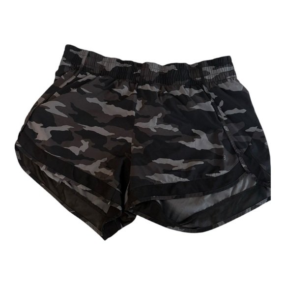 Athleta womens camo printed mesh racer run short 4” size medium - Picture 2 of 4